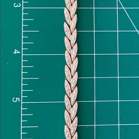 Beautiful Diamond like bracelet earrings set 8” L Gold Silver - Picture 17 of 17